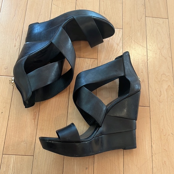 DVF wedges - Picture 2 of 4